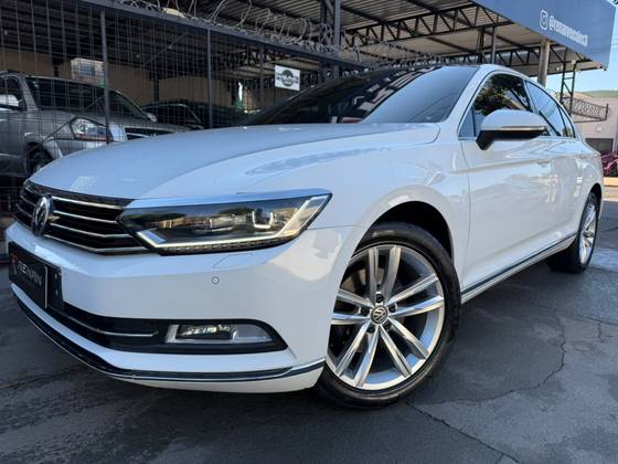 VOLKSWAGEN PASSAT 2.0 16V TSI BLUEMOTION GASOLINA HIGHLINE 4P DSG VOLKSWAGEN PASSAT 2.0 16V TSI BLUEMOTION GASOLINA HIGHLINE 4P DSG